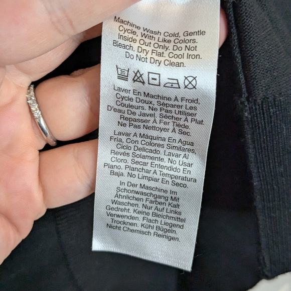 DKNY V neck long sleeve sweater logo shoulder detail black - size M - Picture 5 of 8